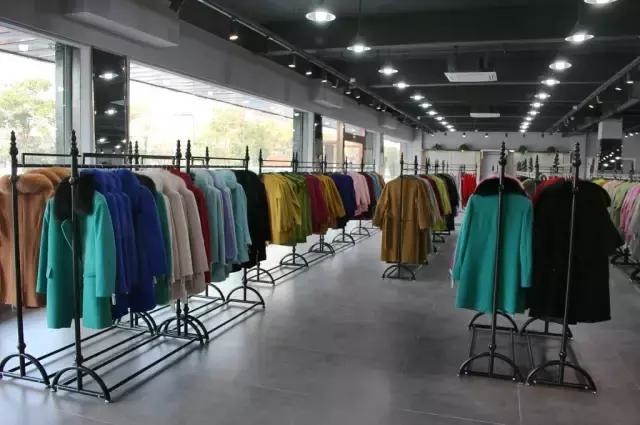 反季大促銷!南通這家服裝工廠店,折扣到?jīng)]朋友,即將引發(fā)全城瘋搶!